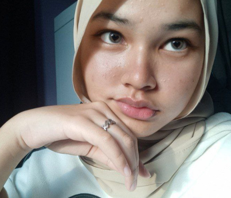 looking makes it hot_67