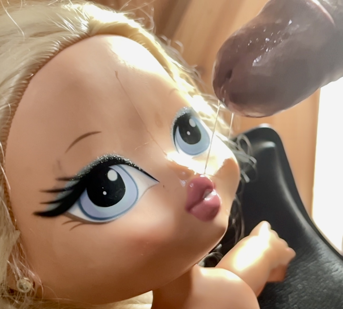 Smellly blonde secondhand store doll facial cumshot