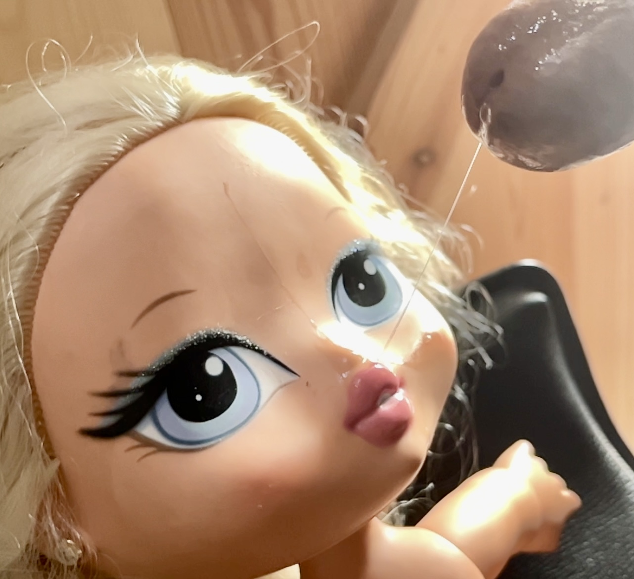 Smellly blonde secondhand store doll facial cumshot