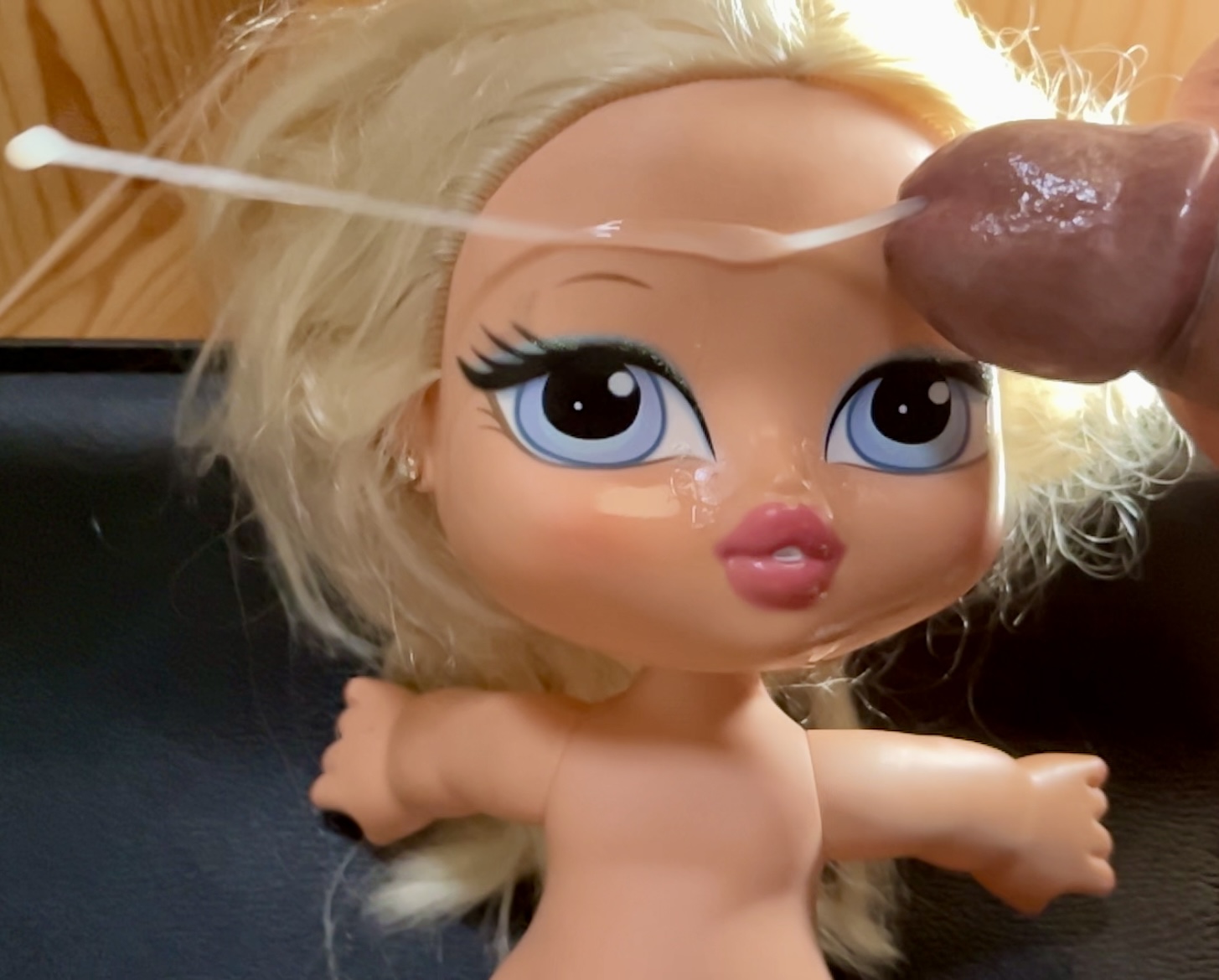 Smellly blonde secondhand store doll facial cumshot