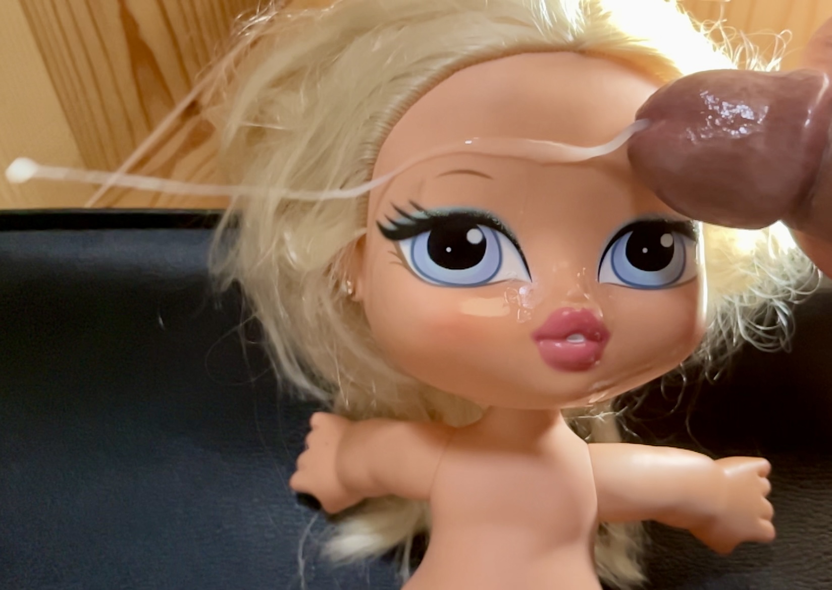 Smellly blonde secondhand store doll facial cumshot
