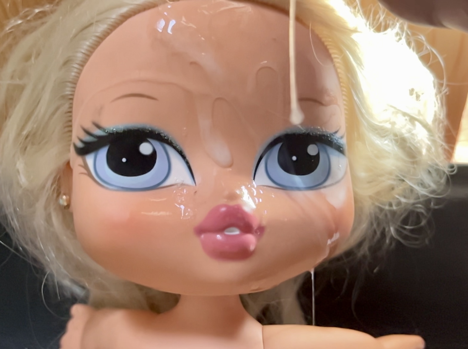 Smellly blonde secondhand store doll facial cumshot