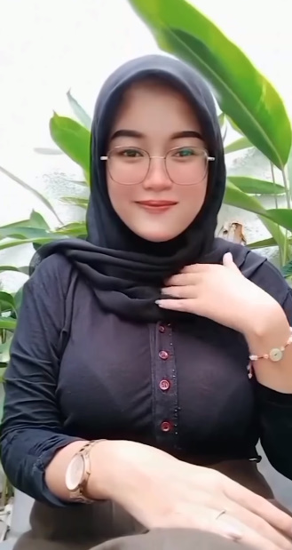 looking makes it hot_71