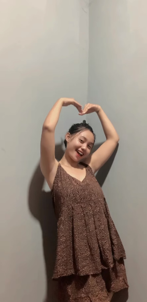 looking makes it hot_71