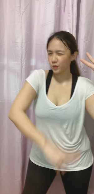 looking makes it hot_72