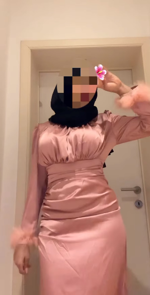 looking makes it hot_72