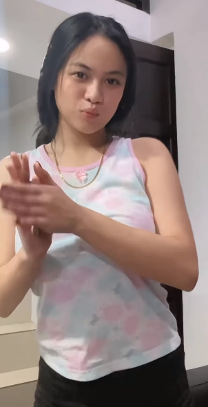 looking makes it hot_72