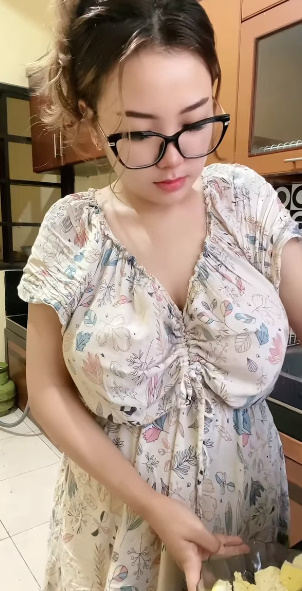 looking makes it hot_72