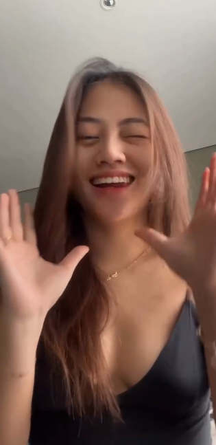 looking makes it hot_72