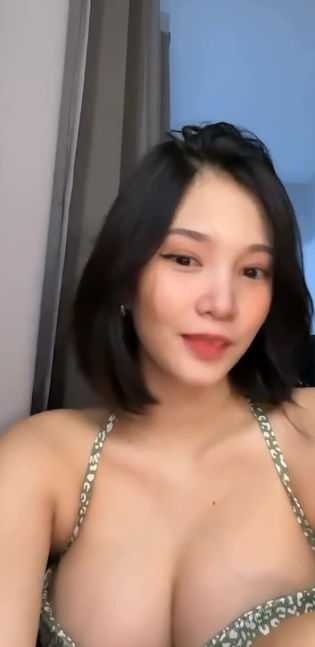 looking makes it hot_72