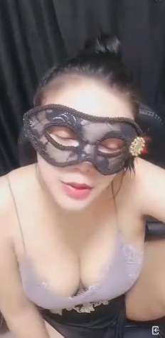 looking makes it hot_74