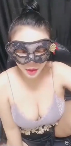 looking makes it hot_74