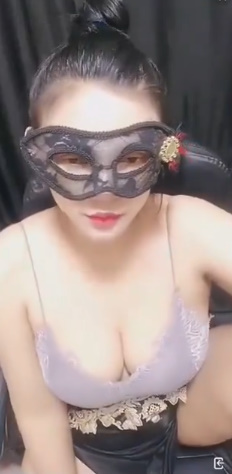 looking makes it hot_74