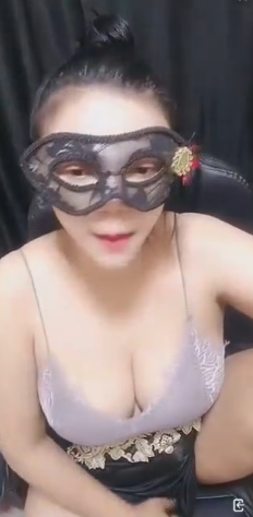 looking makes it hot_74