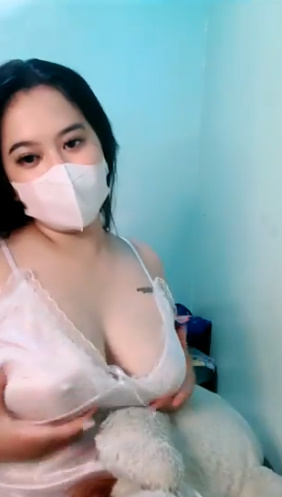 looking makes it hot_74