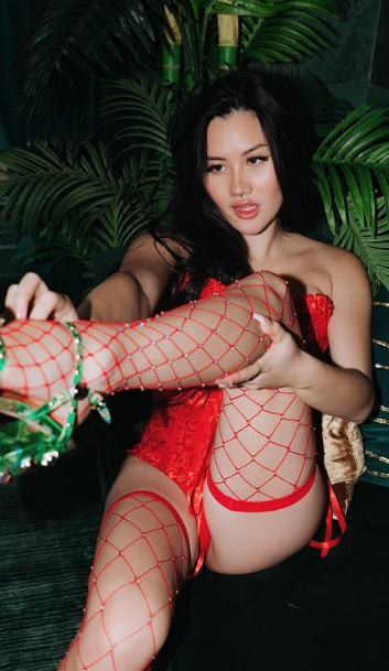 looking makes it hot_75