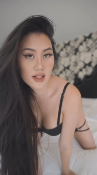 looking makes it hot_75