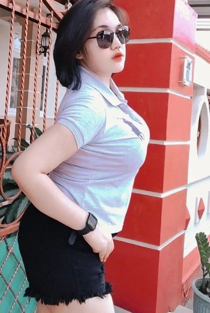 looking makes it hot_76