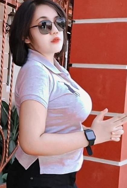 looking makes it hot_76