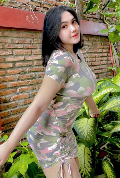 looking makes it hot_76