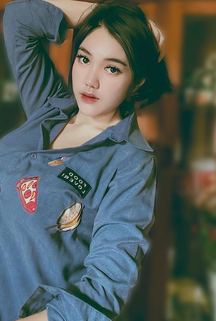 looking makes it hot_76