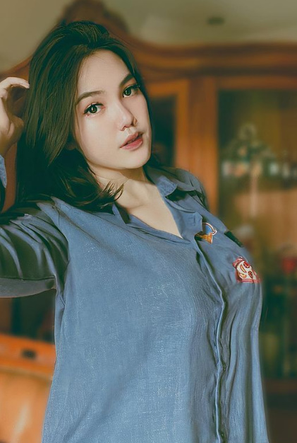 looking makes it hot_76