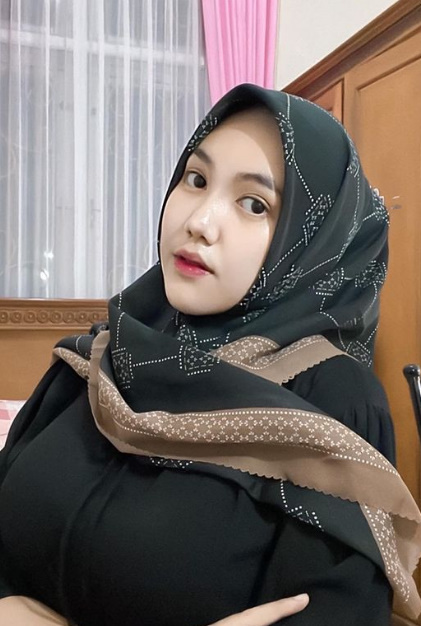 looking makes it hot_76