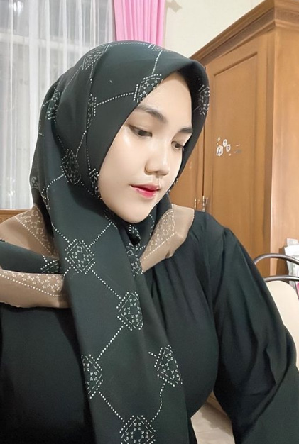 looking makes it hot_76