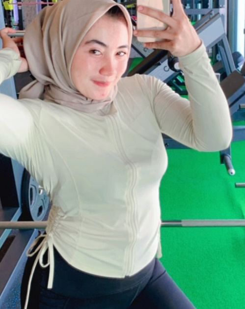 looking makes it hot_77