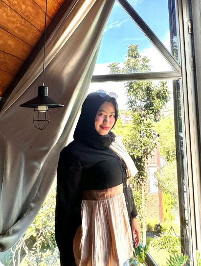 looking makes it hot_77