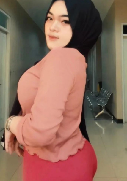 looking makes it hot_77