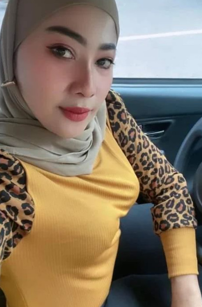 looking makes it hot_77