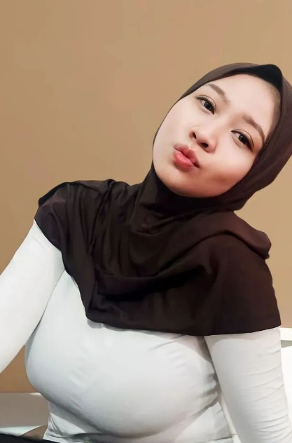 looking makes it hot_77