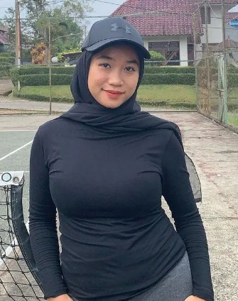 looking makes it hot_77