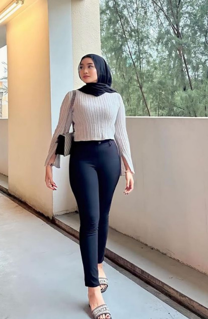 looking makes it hot_77