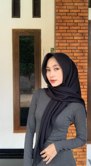 looking makes it hot_77