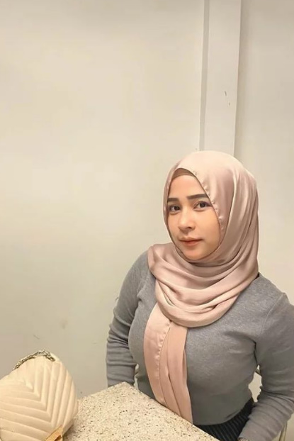 looking makes it hot_77