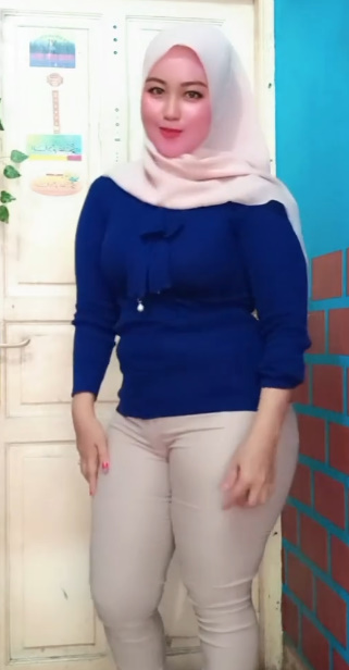 looking makes it hot_77