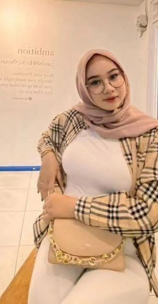 looking makes it hot_77