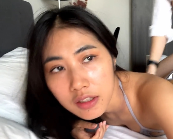 looking makes it hot_78