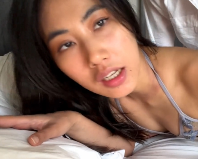 looking makes it hot_78