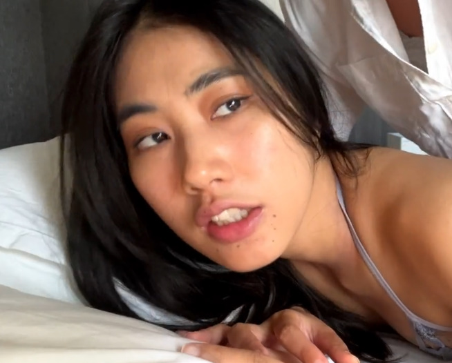 looking makes it hot_78