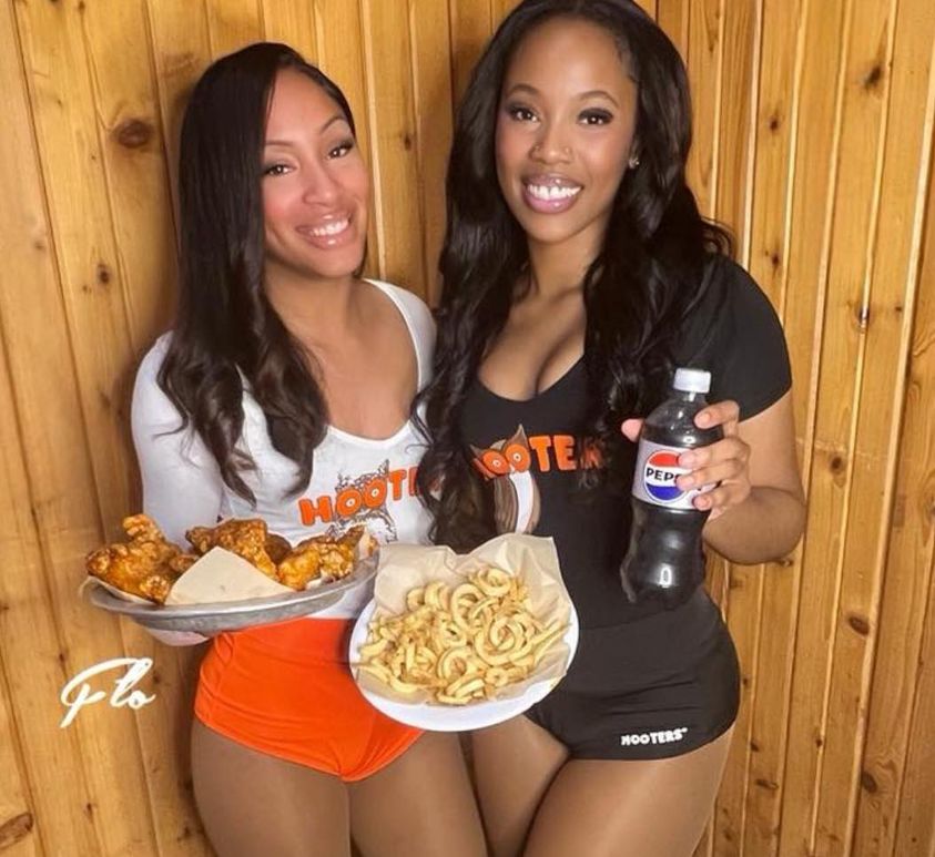 hooters girls