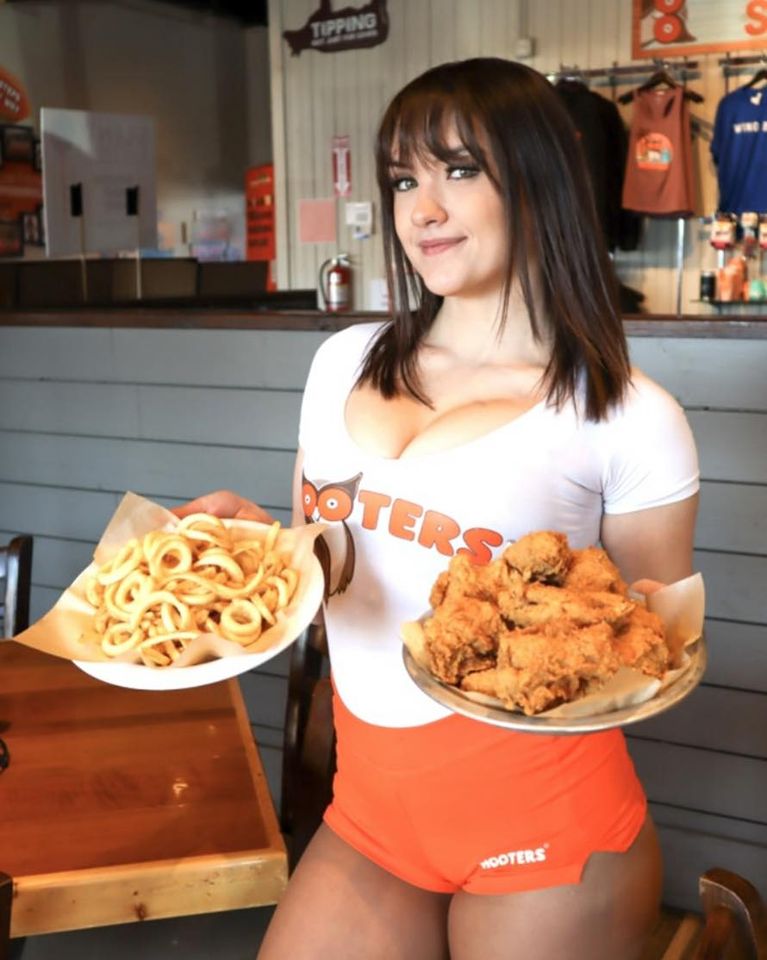 hooters girls