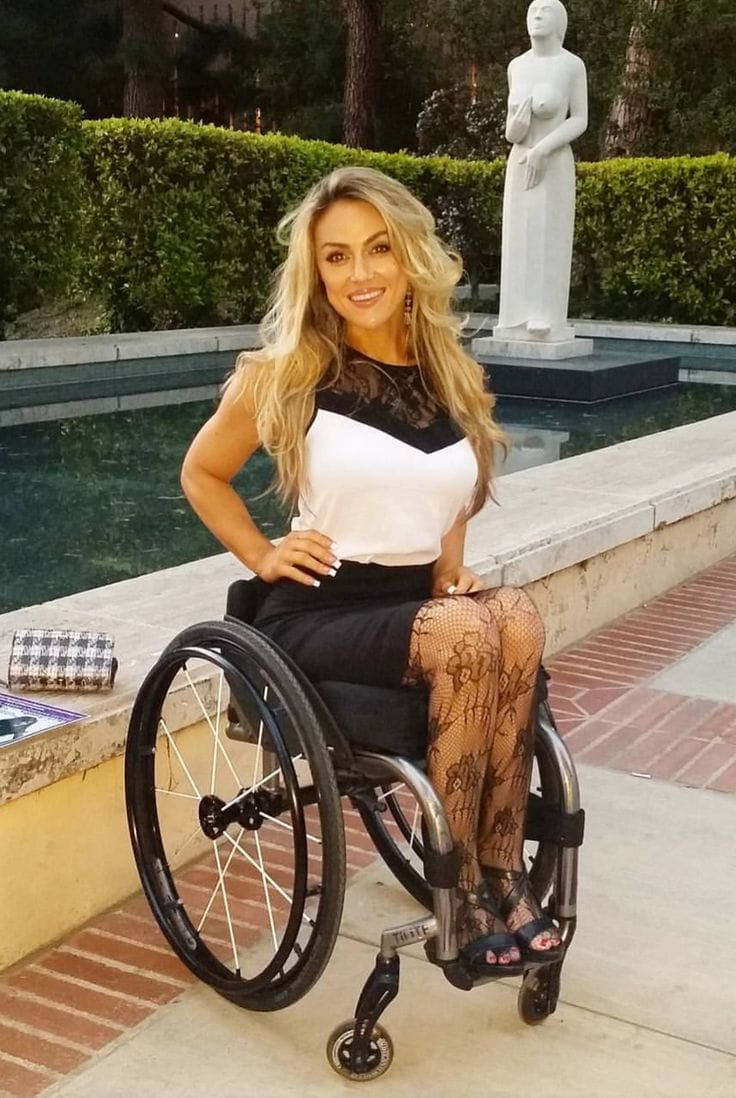 Women in wheelchairs (31 pictures) - Shooshtime