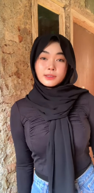 looking makes it hot_82