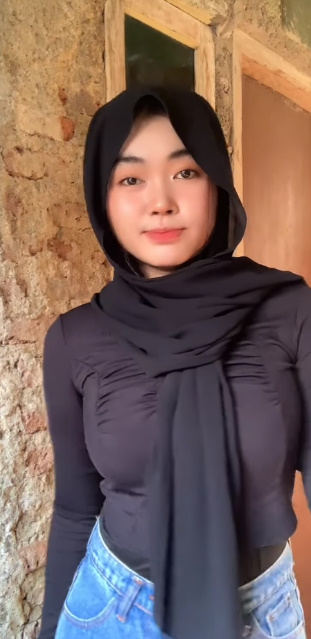 looking makes it hot_82