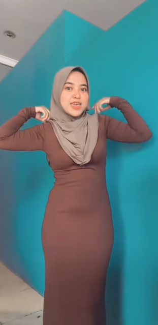 looking makes it hot_82