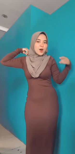 looking makes it hot_82