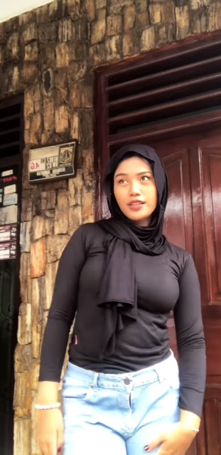 looking makes it hot_82